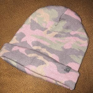 NWOT EMPYRE camo beanie
